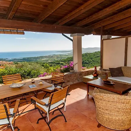 Casa Castangia بيت للعطل *