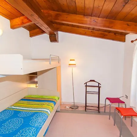 Casa Castangia * سان تيودورو